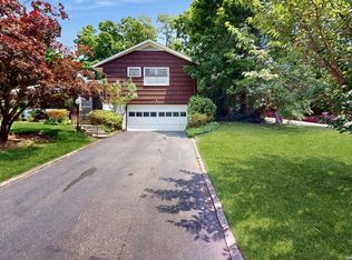 3 Talbot Dr, Great Neck, NY 11020