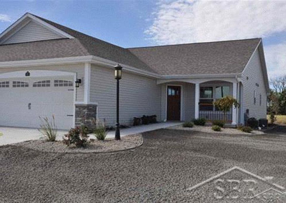 1st image of 44 Tuscany Cir