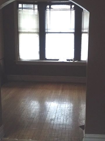 2nd image of 1432 W 72nd Pl
