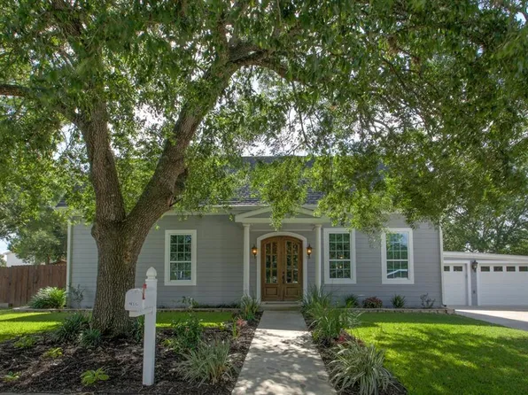 426 S Johnson Ave, Giddings, TX 78942