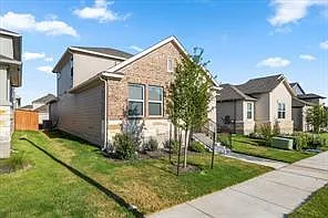 3 bed, 2.5 bath, 2015 sqft, $2,100 — Photo 3