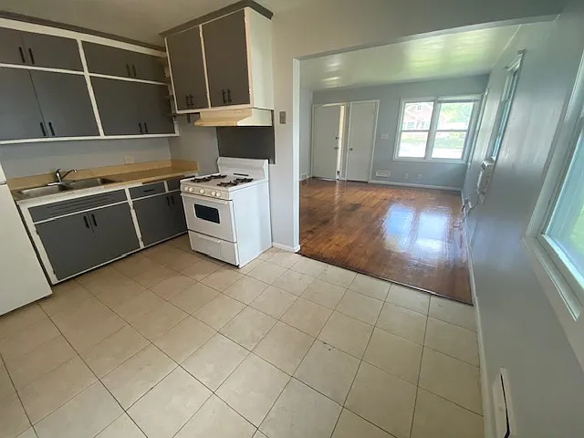 4037 Fremont Ave N #4037 — Photo 2