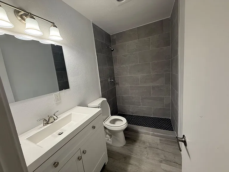 2107 Frontier Ave — Photo 17