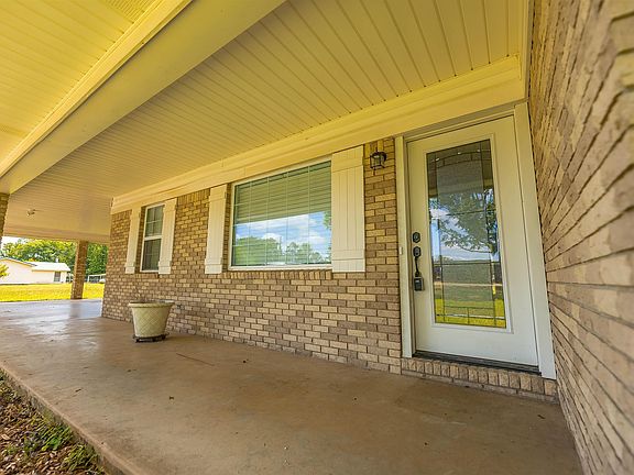 3rd image of 137 Ouachita 406