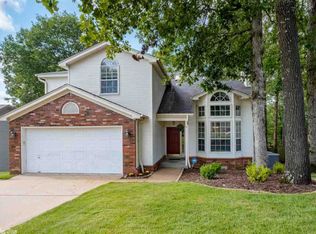 8 Rocky Crest Ct, Little Rock, AR 72211