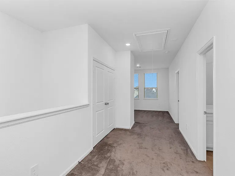 677 Royal Arch Dr — Photo 14