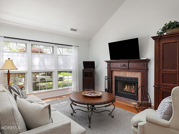 5th image of 158 Colony Lane