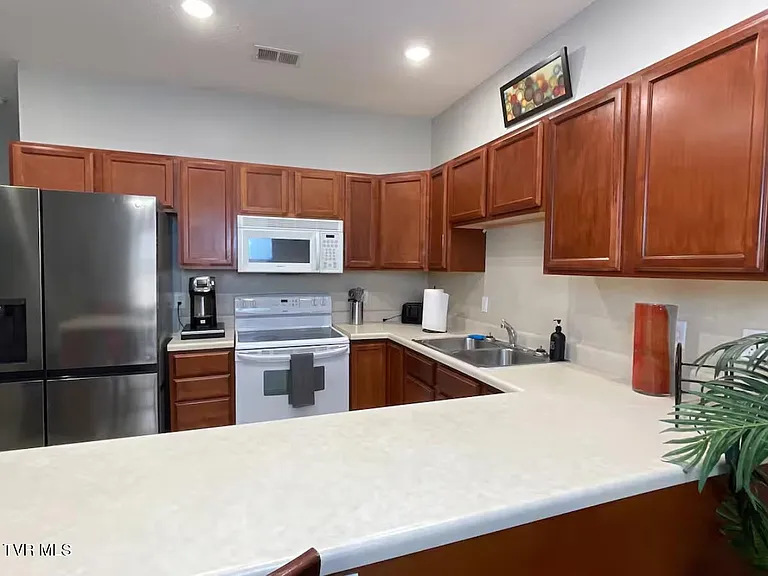 169 E Grand Ave #300 — Photo 4