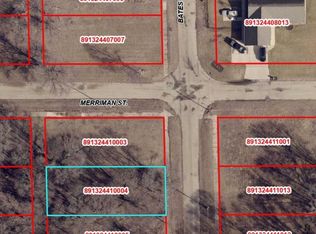 Bates St, Waterloo, IA 50703