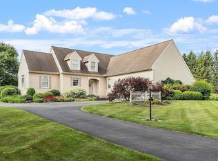 4 Crestview Dr, South Deerfield, MA 01373