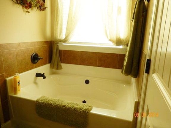 5th image of 324 Brentford Ave