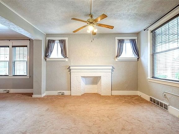 3rd image of 104 Braun St