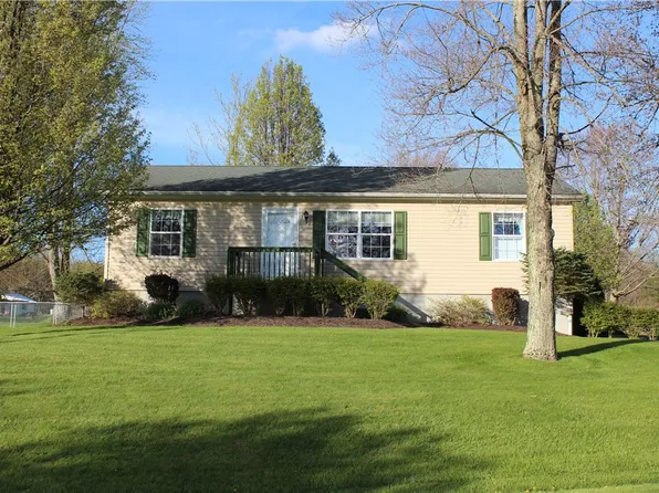 17 Bradley Rd, Jackson Center, PA 16133