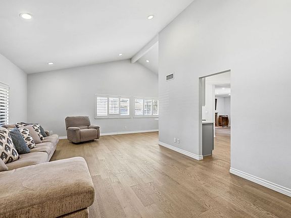 4th image of 1715 Dewayne Ave
