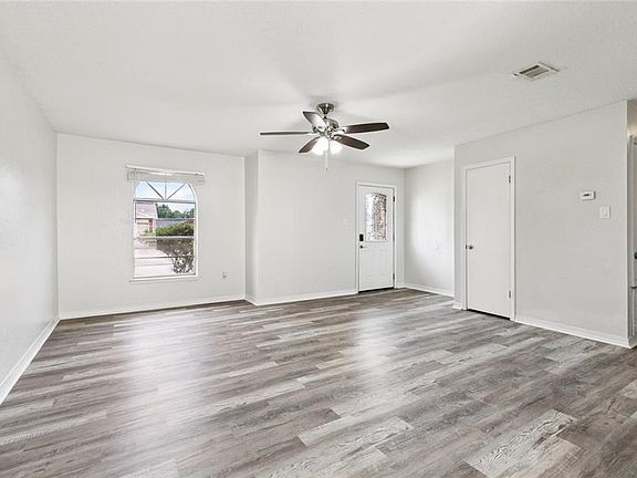 3rd image of 387 Highland Dr