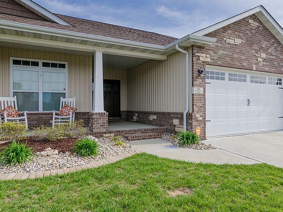3rd image of 133 Meridian Oaks Dr