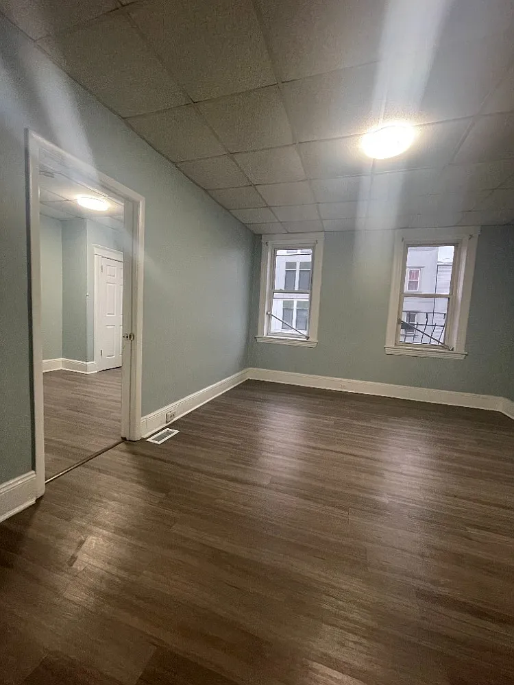 3 bed, 1500 sqft, $2,100 — Photo 4