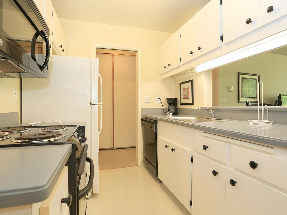 1st image of 1670 El Camino Real APT 313