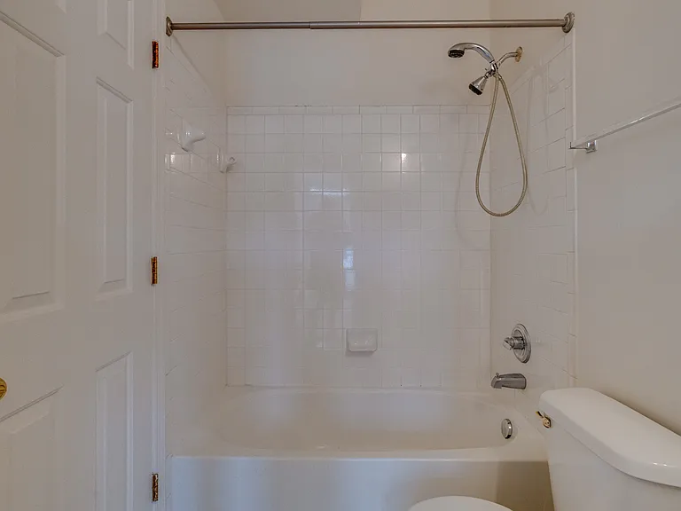 103 Buttonwood Ct — Photo 50