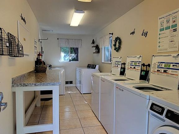 4th image of 595 E Lassen Ave #2