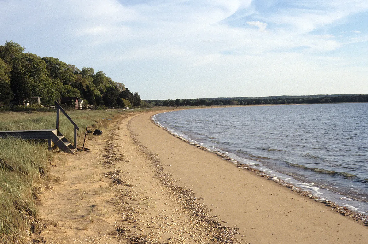 Private Red Cedar Point — Photo 2