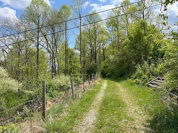 2nd image of 2762 Kingstown Hill Rd