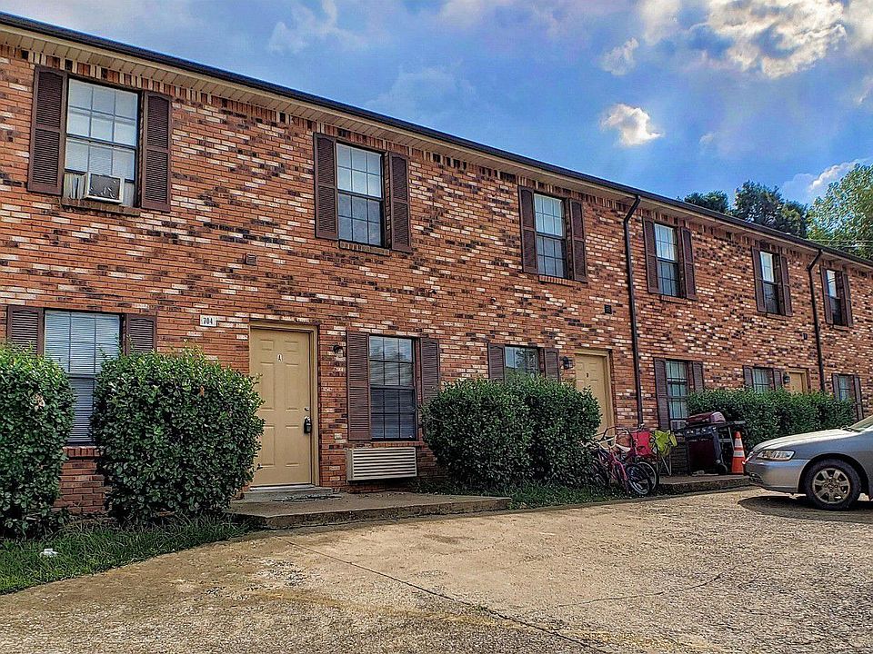 1st image of 704 Peachers Dr