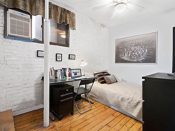 3rd image of 26 Cornelia St APT 14