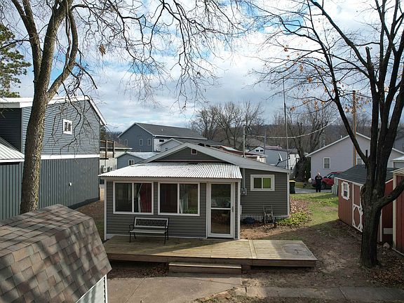 5th image of 122 Mississippi Ln
