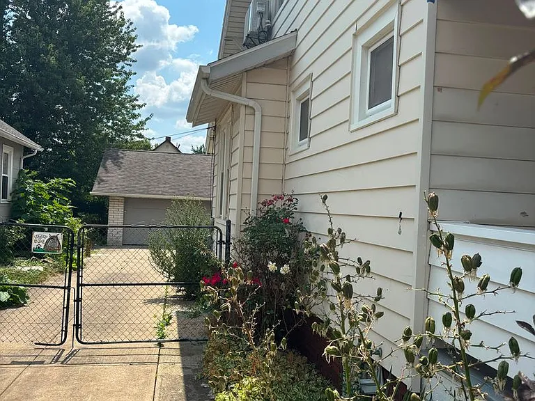 3611 Buechner Ave — Photo 28