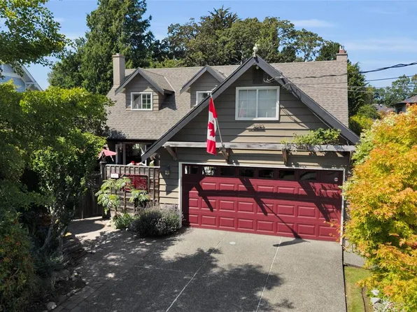 2482 Hazel St, Oak Bay, BC V8S 2X5