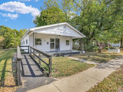 703 S Spruce St, Villa Grove, IL, 61956