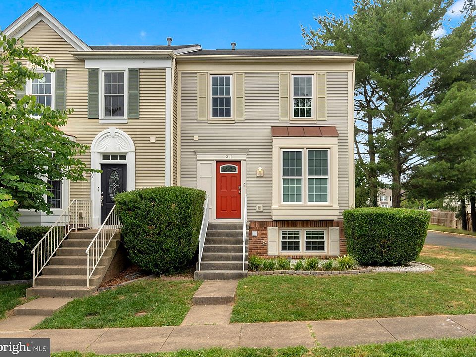 1st image of 211 Falkirk Ct