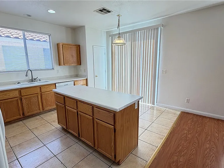 6052 S Pioneer Way — Photo 7