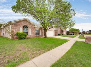6803 Shoal Creek Dr, Arlington, TX 76001