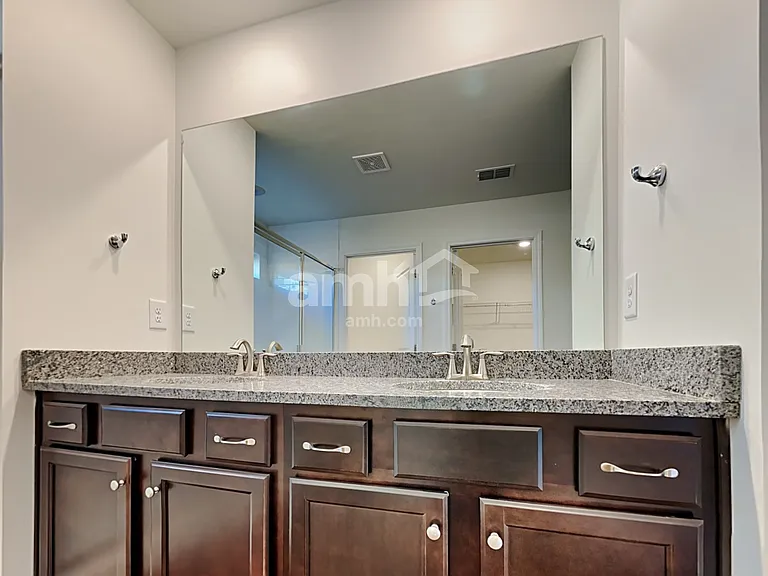 532 Summit View Ln — Photo 14