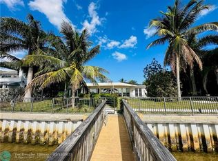 18749 Rio Vista Dr, Jupiter, FL 33469