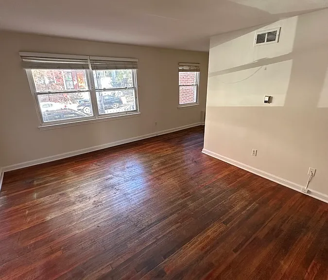754 Girard St NW #5 — Photo 2