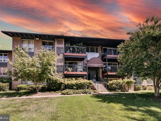 210 Park Terrace Ct SE APT 62, Vienna, VA 22180
