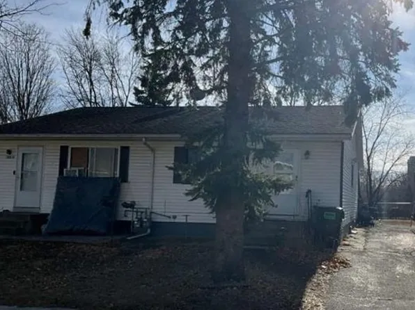 2006 42nd St NW, Rochester, MN 55901