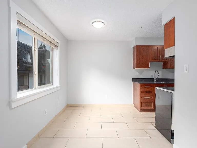 155 E 19th St #104 — Photo 19