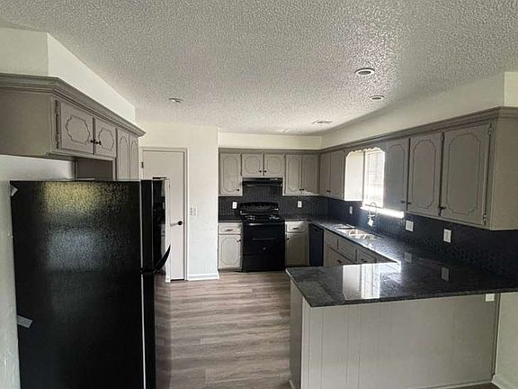 4th image of 509 SW 25th Pl