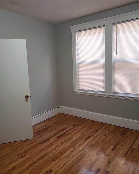 2nd image of 121 Hawthorne St #B4