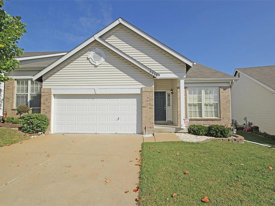 1st image of 3239 Country Hollow Dr