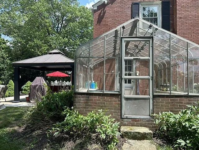 29 College Dr — Photo 41