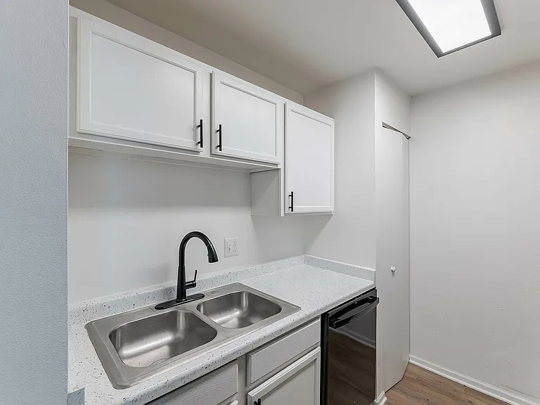 ReNew High Ridge — Photo 13
