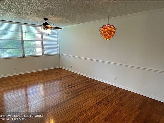4th image of 9400 Live Oak Pl APT 306