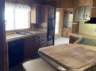 1530 Cordova Dr, Hemet, CA 92543