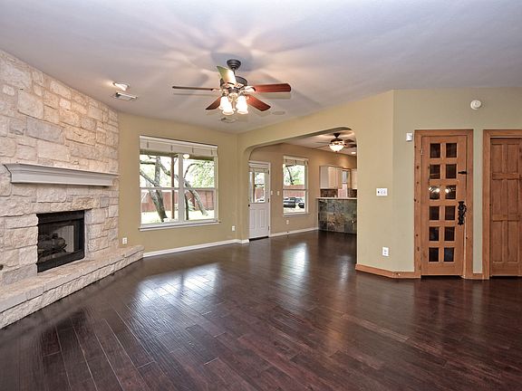 4th image of 5001 Scottish Thistle Dr