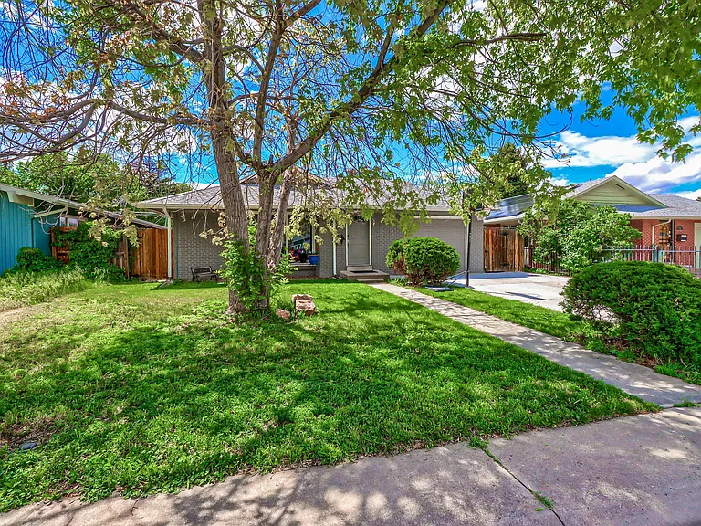 1709 Xenia St — Photo 1